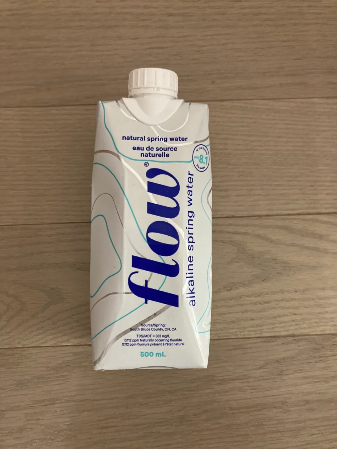 🇨🇦🍁Flow Alkaline Spring Water 500 mL thumbnail