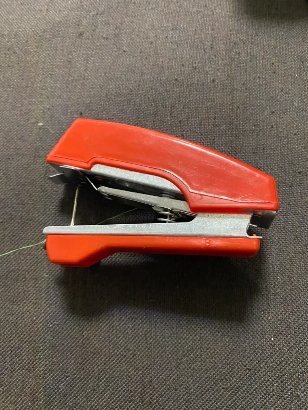 Portable Handheld Sewing Machine - Red 🇨🇦 thumbnail