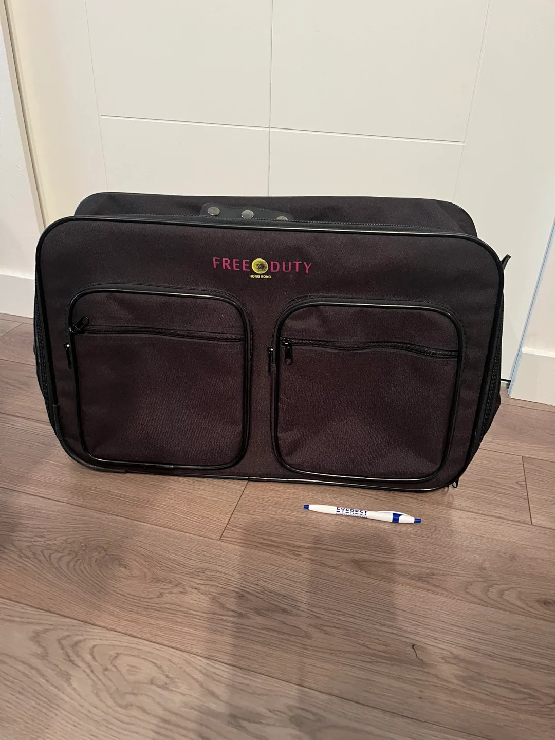 Free Duty Rolling Suitcase - Black thumbnail