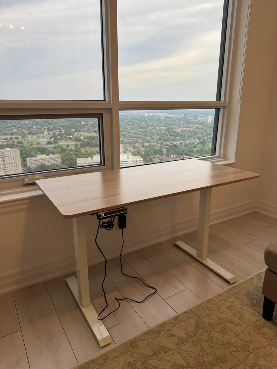 Adjustable Standing Desk thumbnail