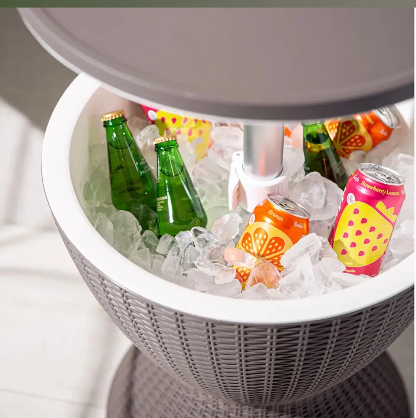 Keter Cool Bar Rattan Style image indicator(3)