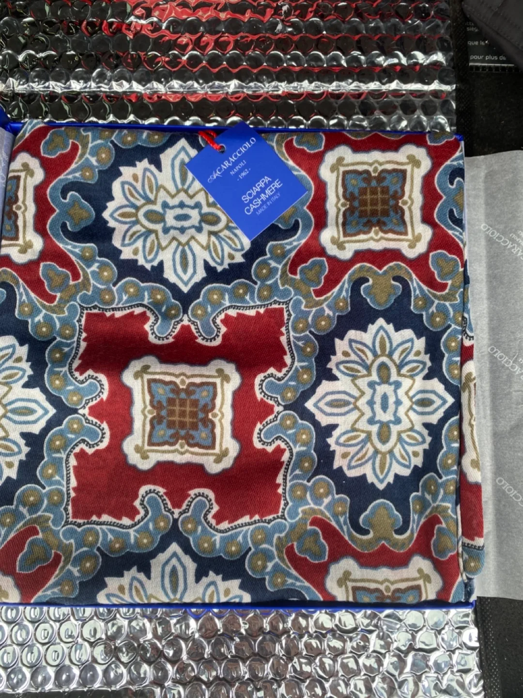 ACARACCIOLO Napoli Cashmere Scarf - New in Box image indicator(2)