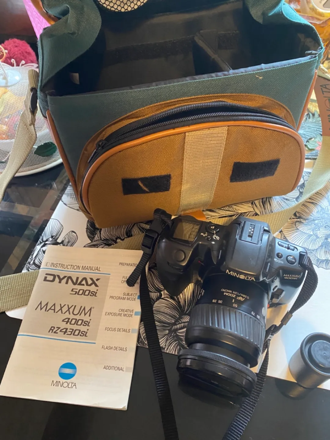 Minolta Maxxum 400si Camera with Accessories image indicator(3)