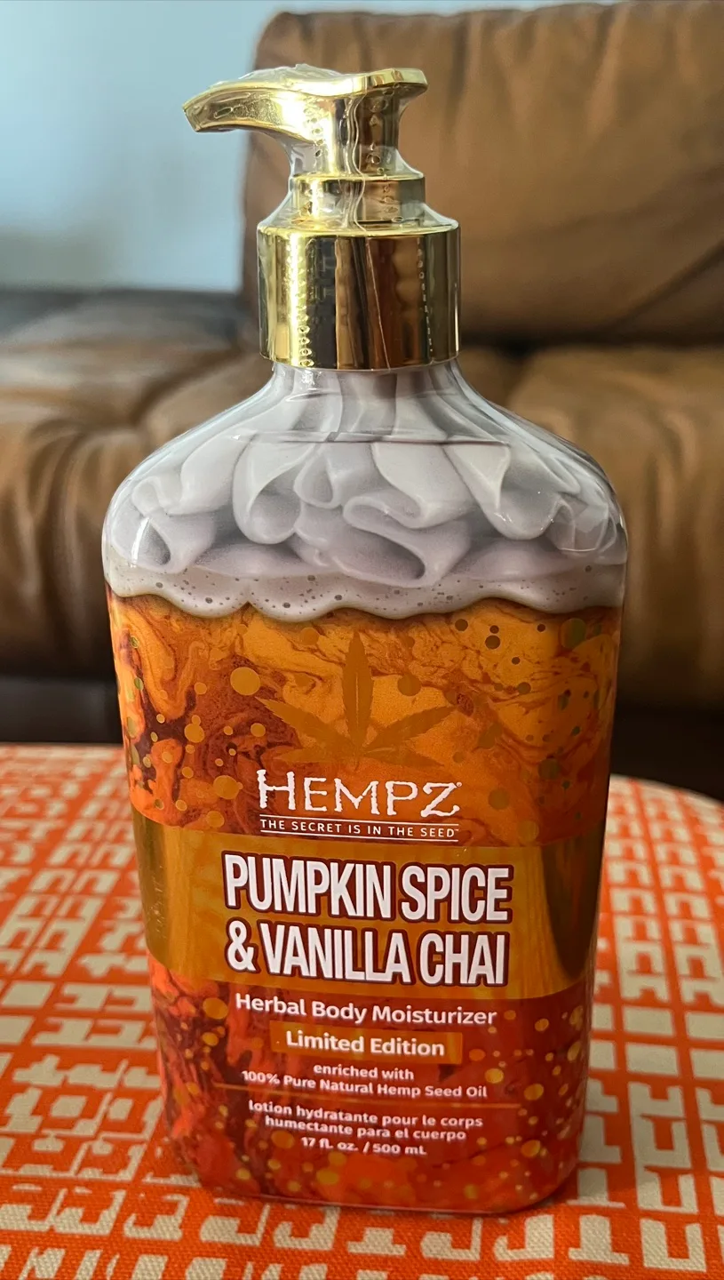 Hempz Pumpkin Spice & Vanilla Chai Lotion image indicator(3)