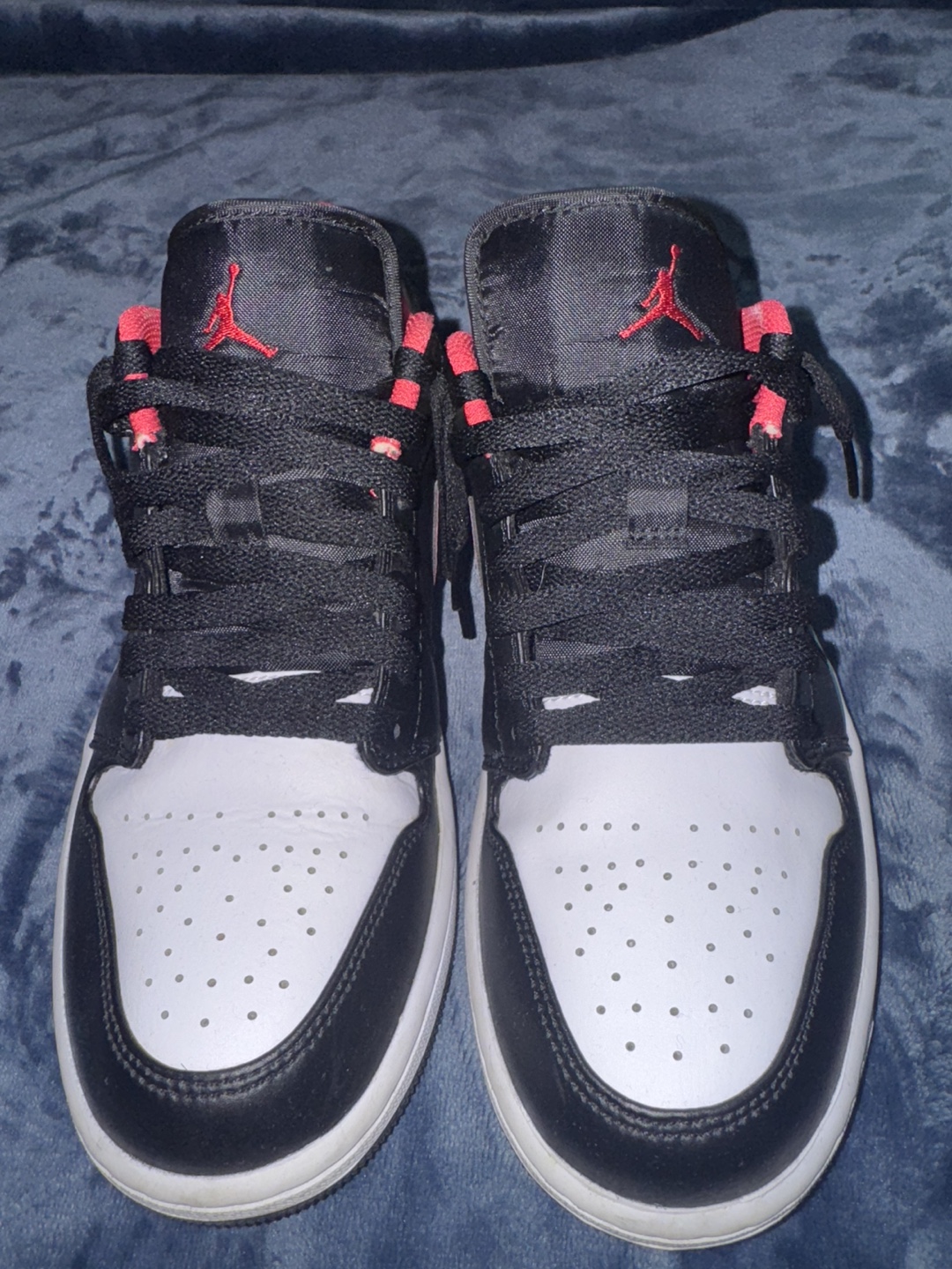 Air Jordan 1 Low red and black 9.5