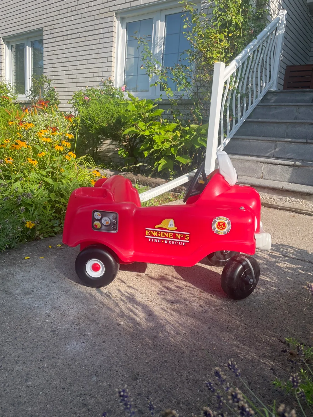 🤪Moving 🥴 Little Tikes Cozy Truck - Fire Engine 🇨🇦🍁 thumbnail
