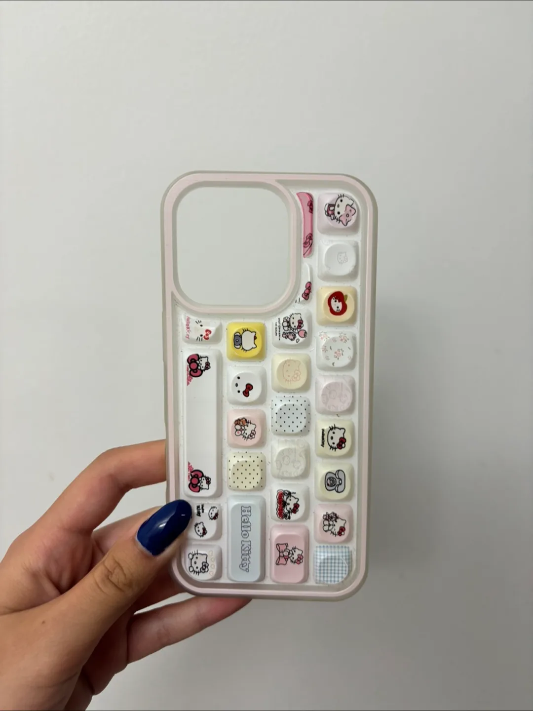 Hello Kitty keyboard iPhone 16 pro case image indicator(5)