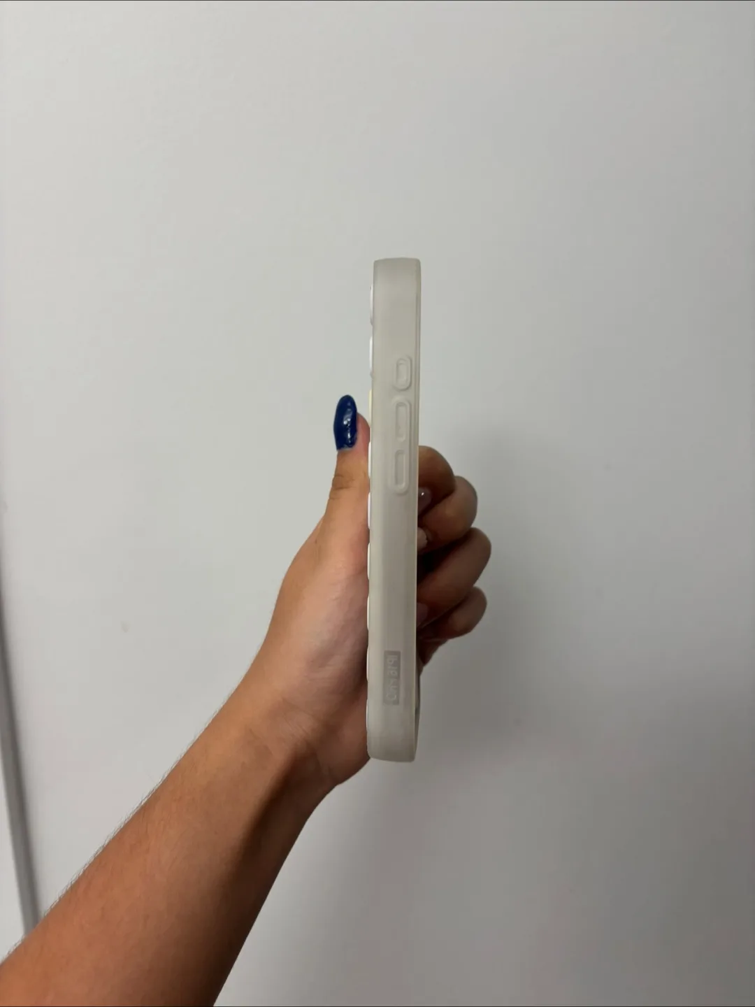 Hello Kitty keyboard iPhone 16 pro case image indicator(2)