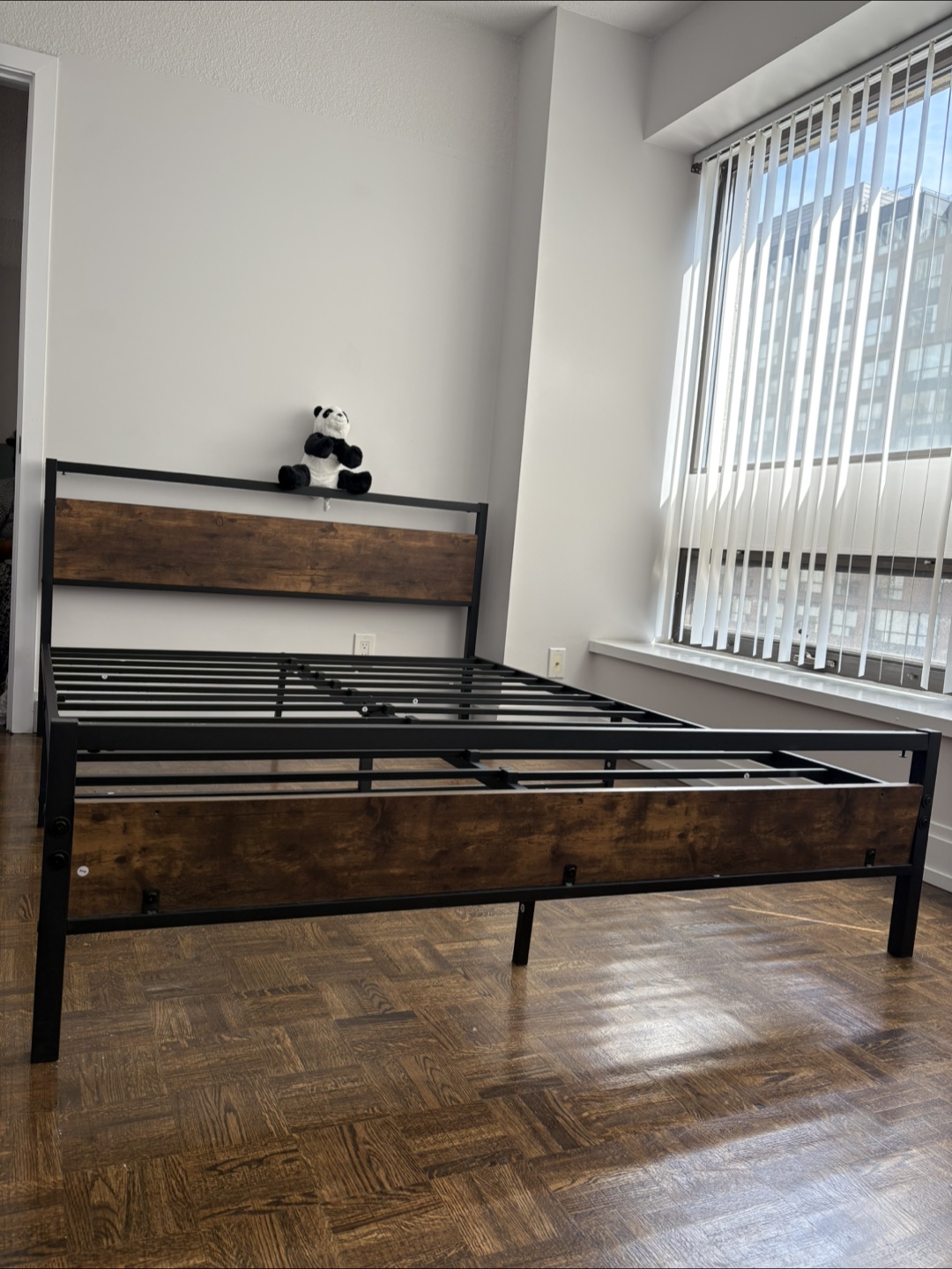 Queen size mattress & metal bed frame