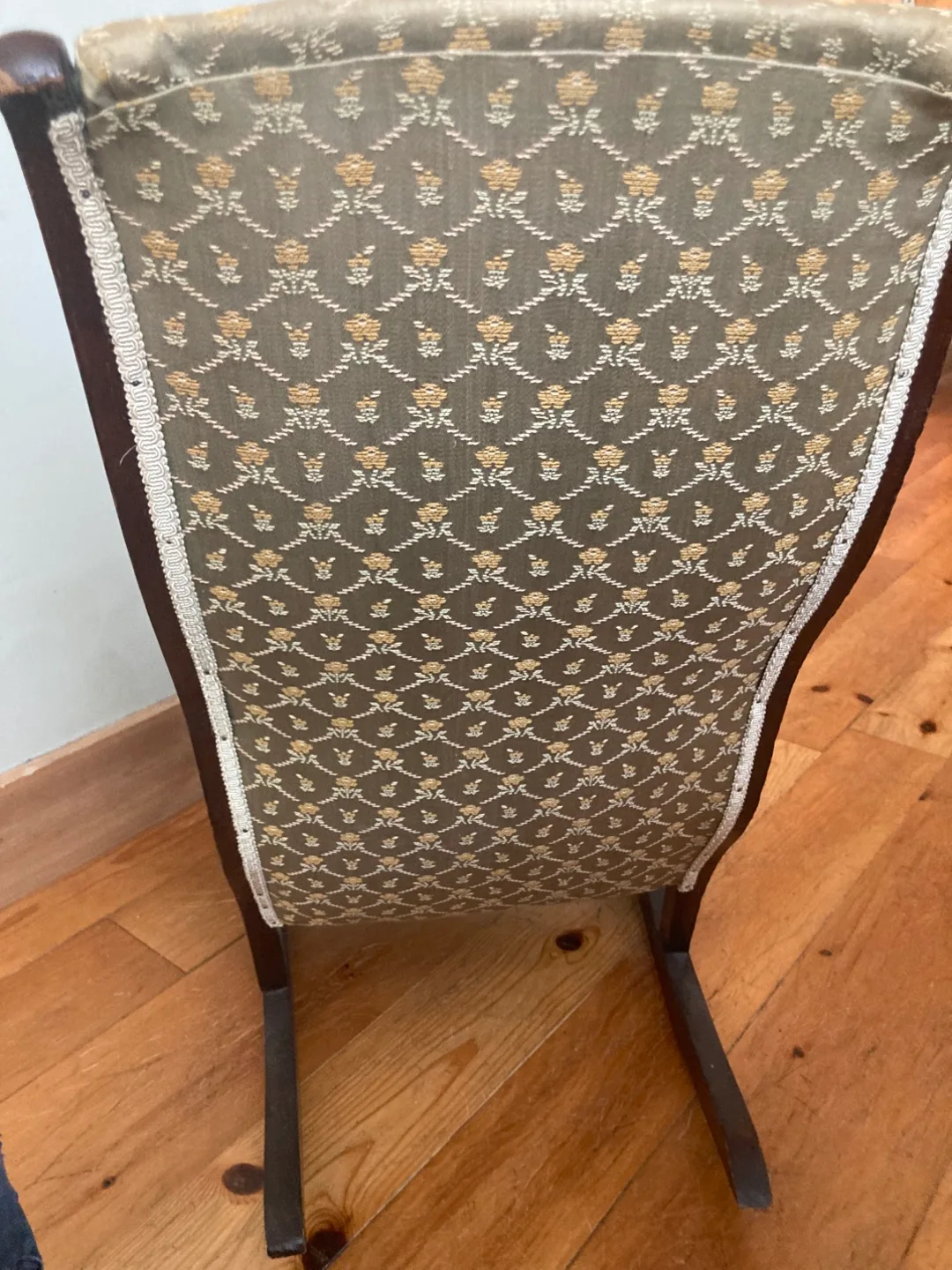 MAKE AN OFFER! Antique Lincoln Rocking Chair image indicator(2)