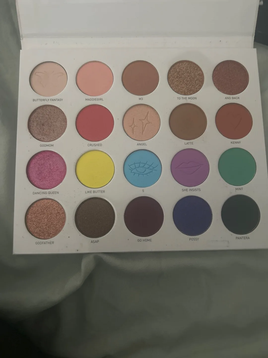 Morphe Maddie Ziegler Imagination Palette thumbnail