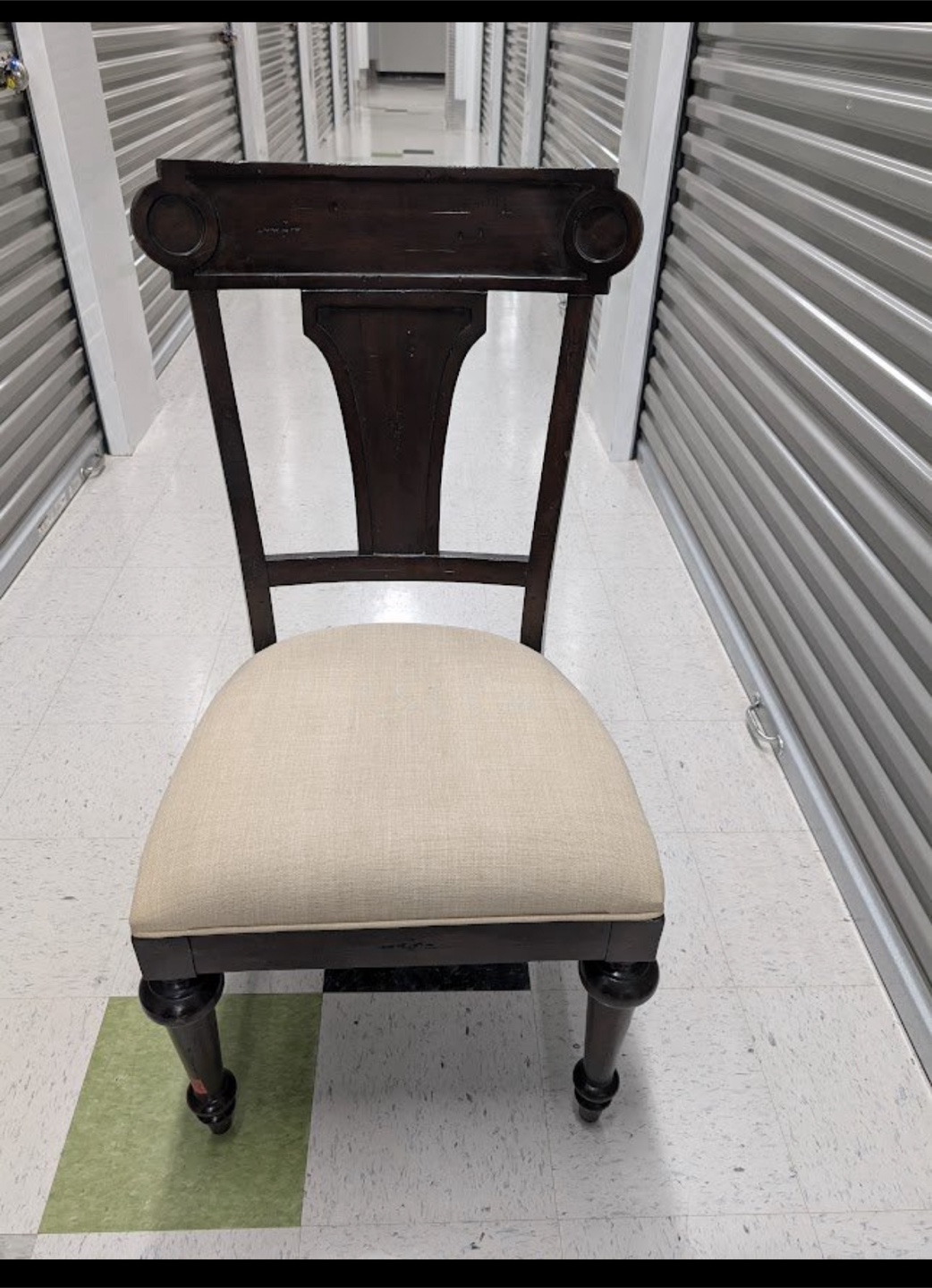 Make an offer!!  Beautiful dining room set. 8  chairs + leaf - photo 2