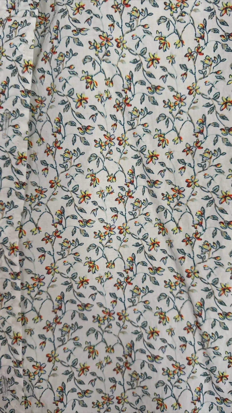 Banana Republic Floral Short Sleeve Shirt - M image indicator(3)