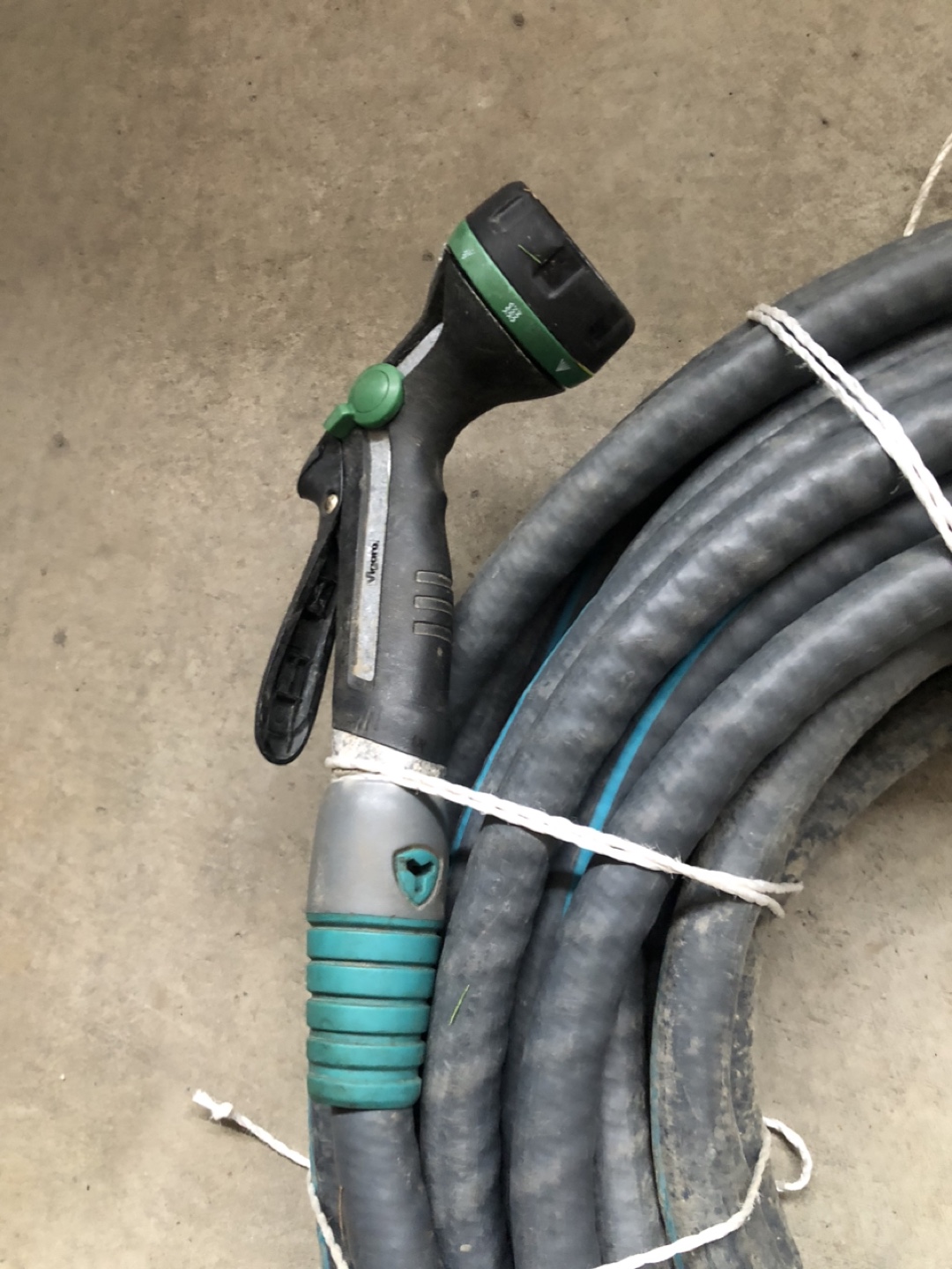 Yardworks 75ft Heavy-Duty Garden Hose - photo 3