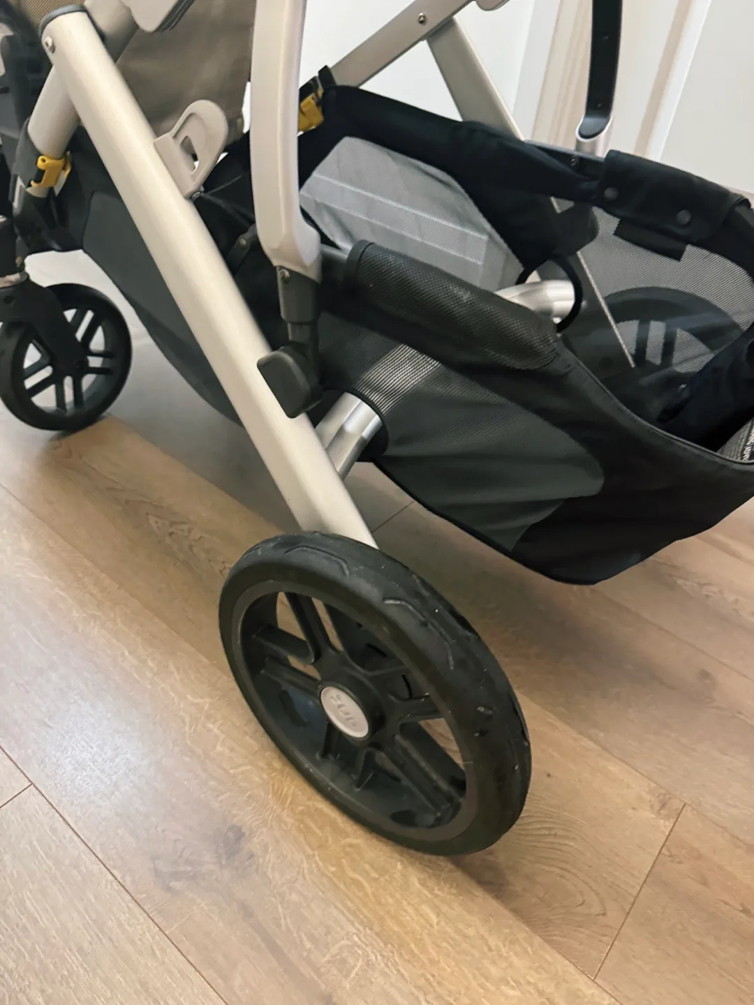 UPPAbaby Vista V2 Stroller & Mesa V2 Car Seat image indicator(7)