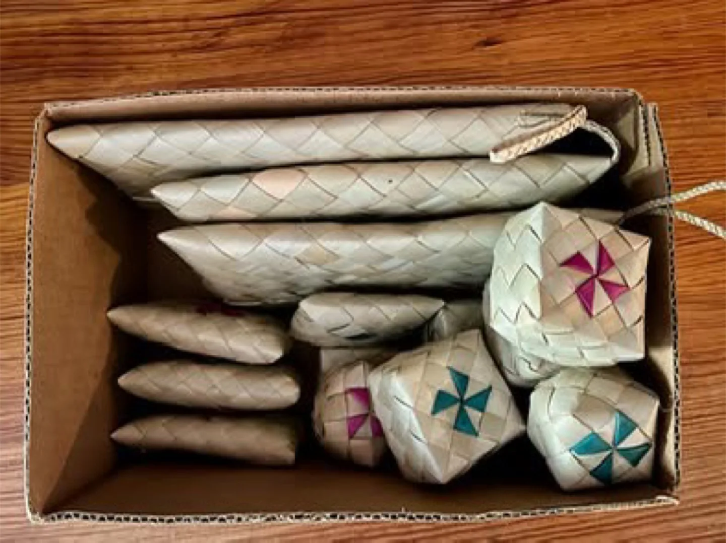 Handwoven Pandan Leaf Boxes & Pouches image indicator(4)