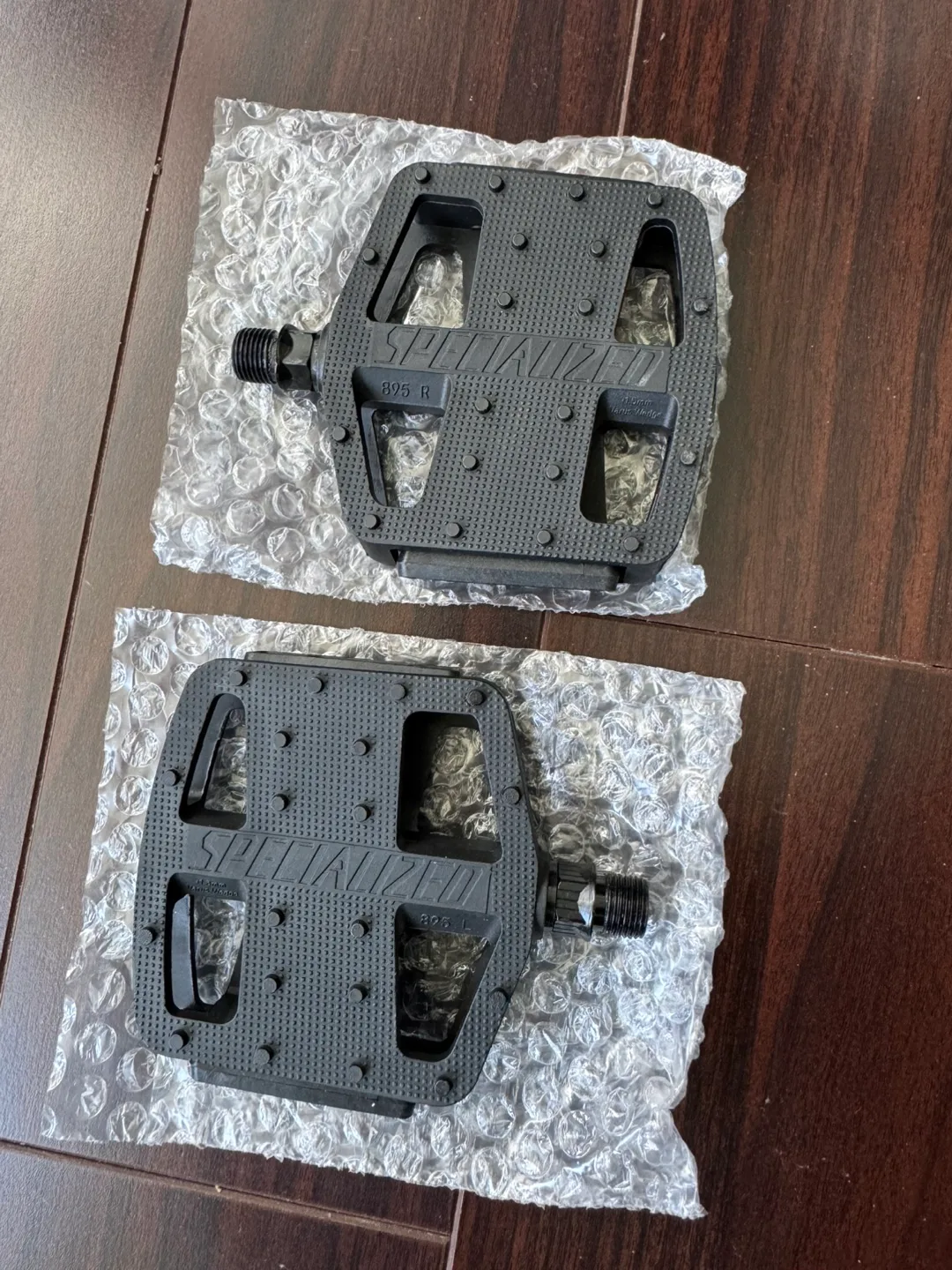 Specialized 895 R Bike Pedals - New thumbnail