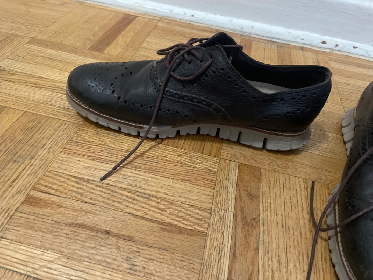 Cole Haan Men's Wingtip Oxford, Size 8.5 image indicator(2)