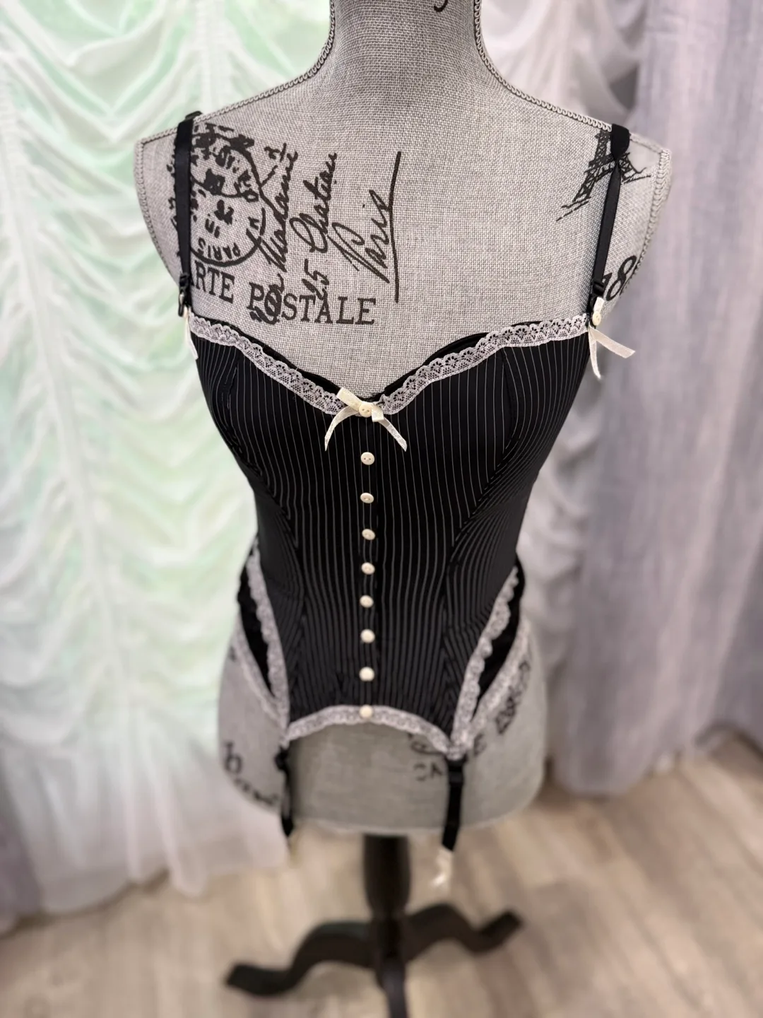 Roselle La Vie en Rose Corset - Size 36B thumbnail
