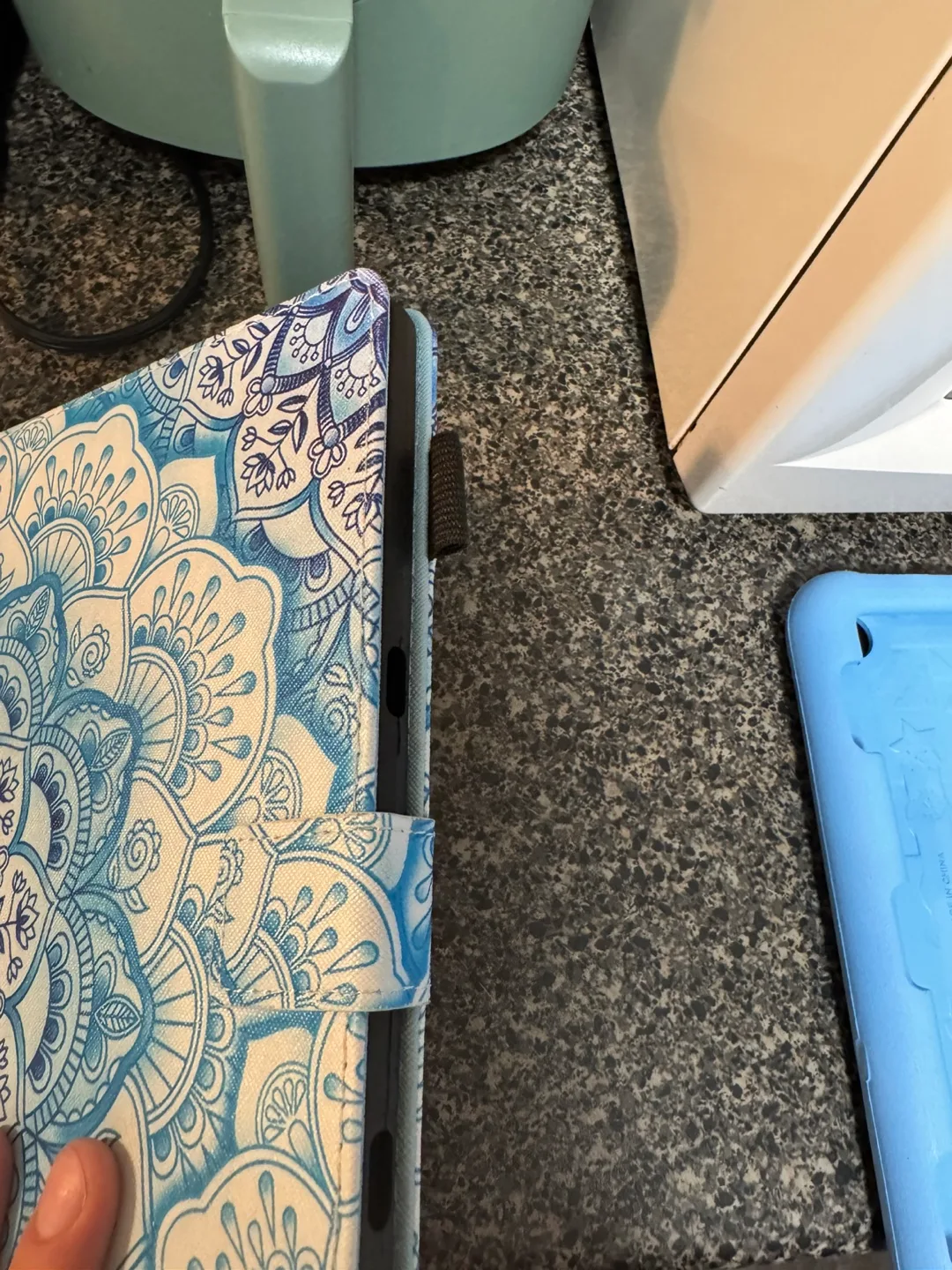 Blue Floral Tablet Case image indicator(4)