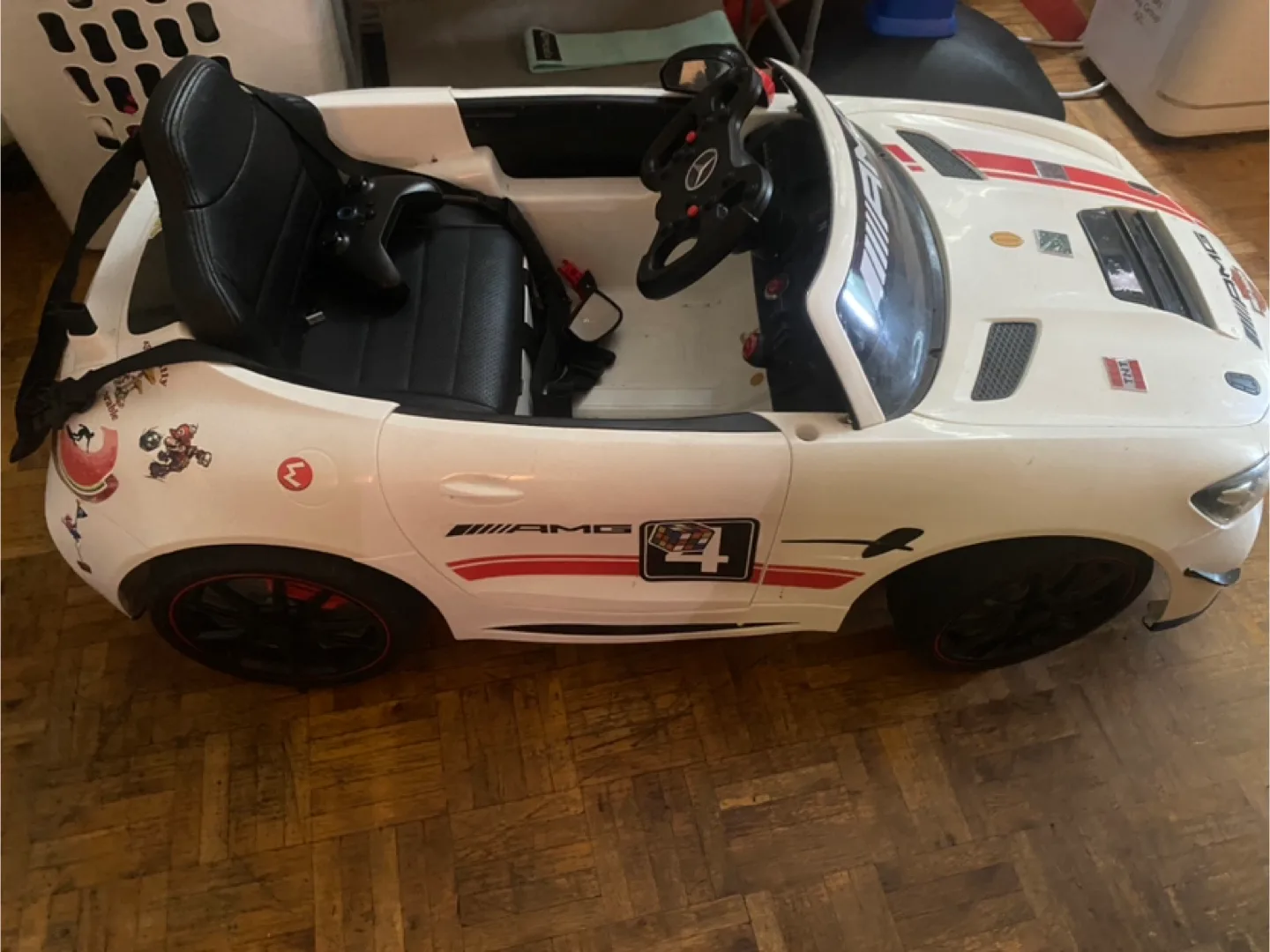 Mercedes-Benz AMG Kids Ride-On Car thumbnail