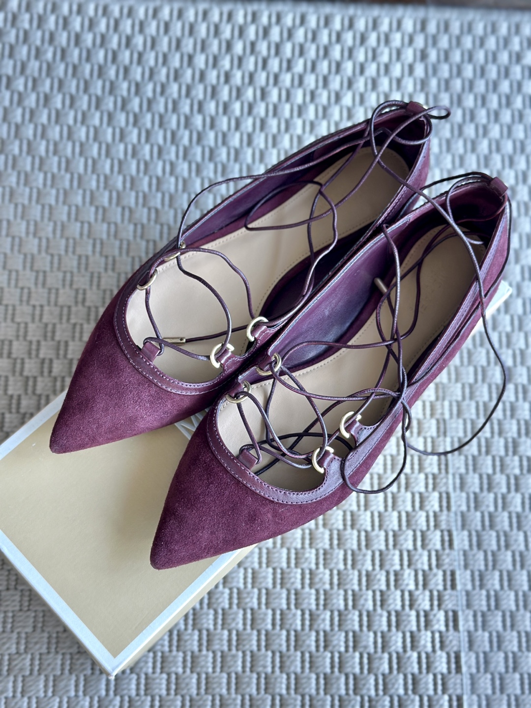 Michael Kors Tabby Flat Suede 6.5 - photo 2