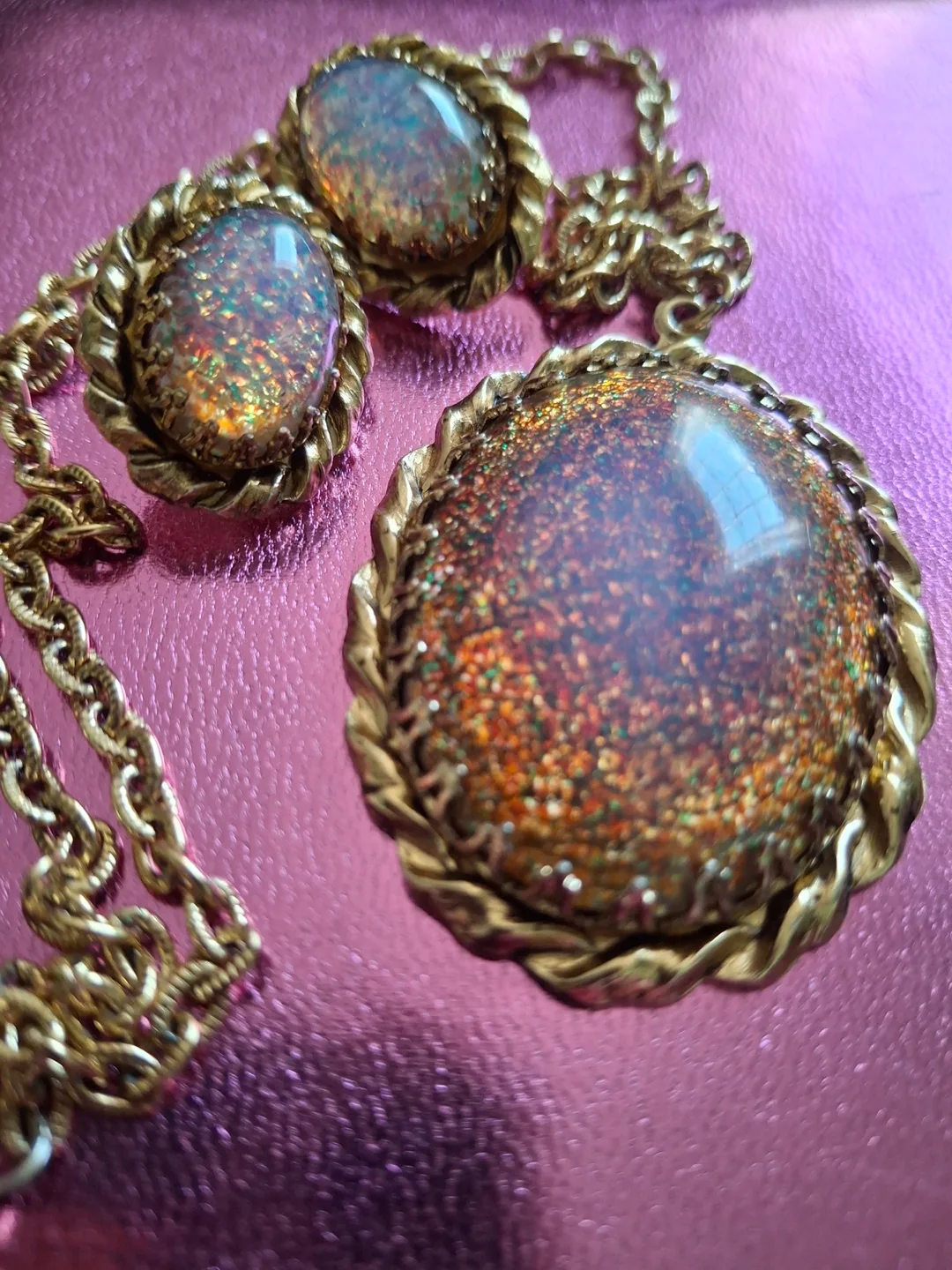 Beautiful necklace and clip earrings set image indicator(3)