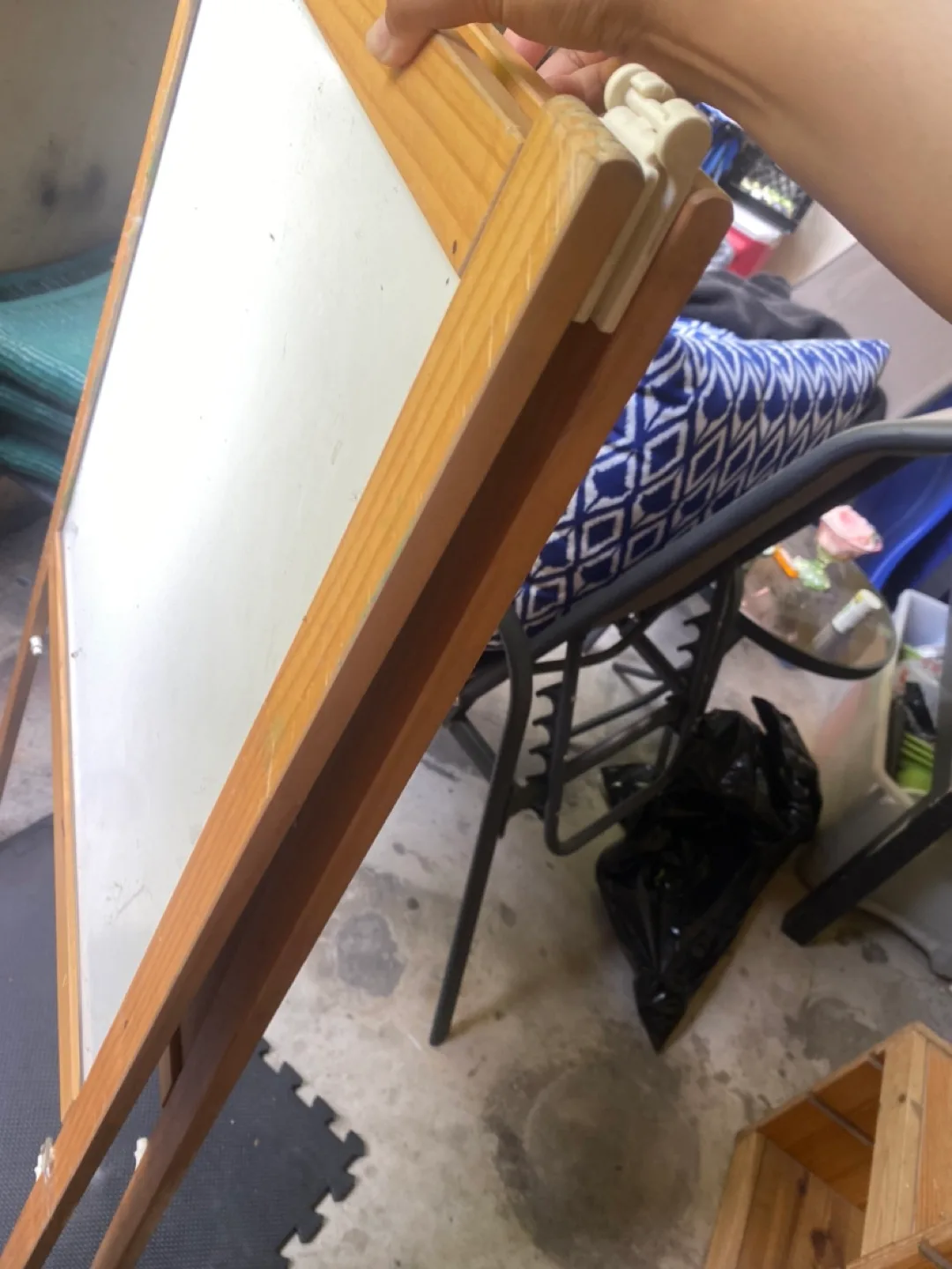 Kids Easel - Chalkboard & Whiteboard GONE ASAP image indicator(3)