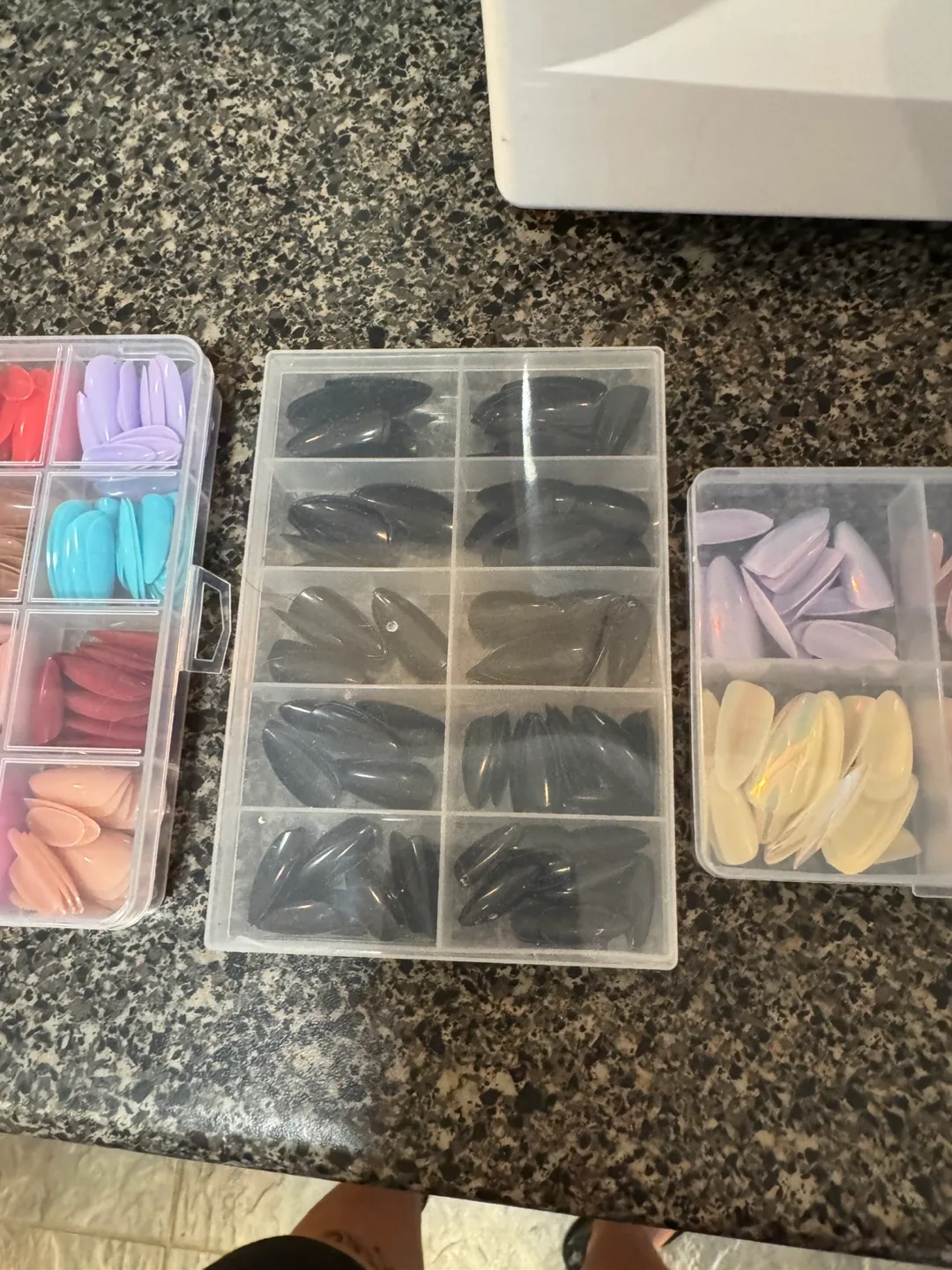 Assorted Artificial Nails image indicator(2)