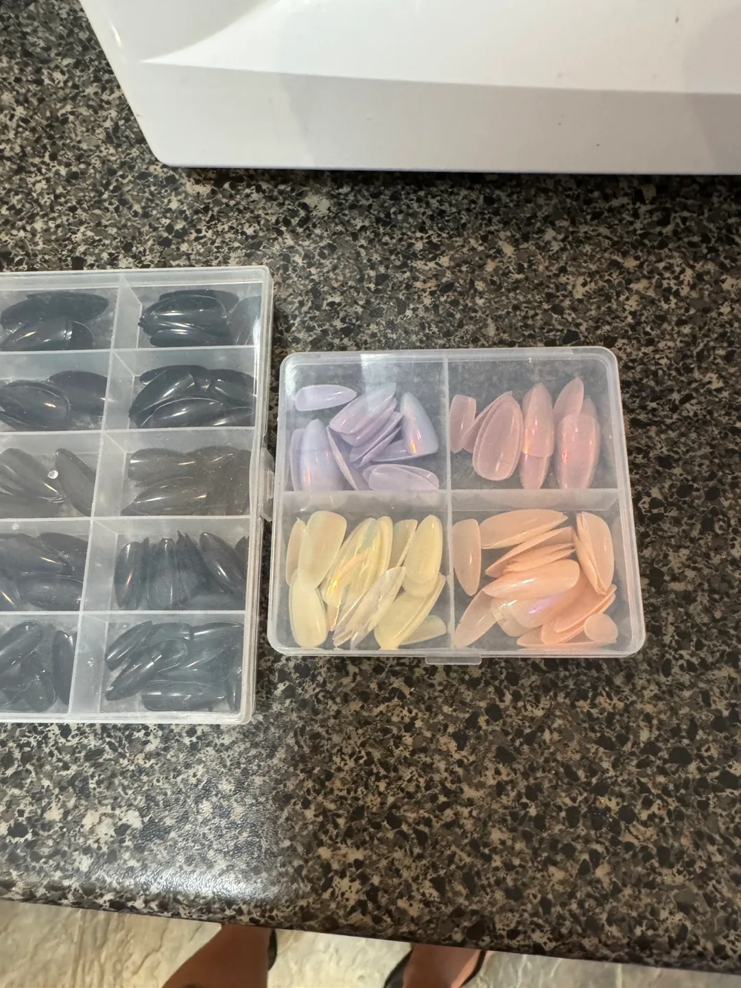 Assorted Artificial Nails image indicator(3)