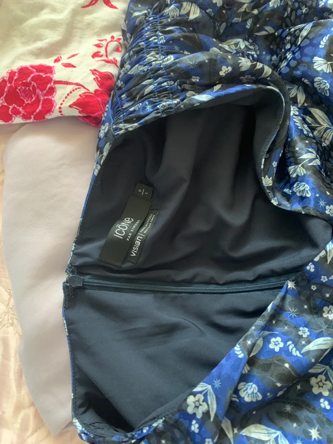 ‼️MOVING SALE‼️A bag of PRE-OWNED (almost new) woman clothing image indicator(3)