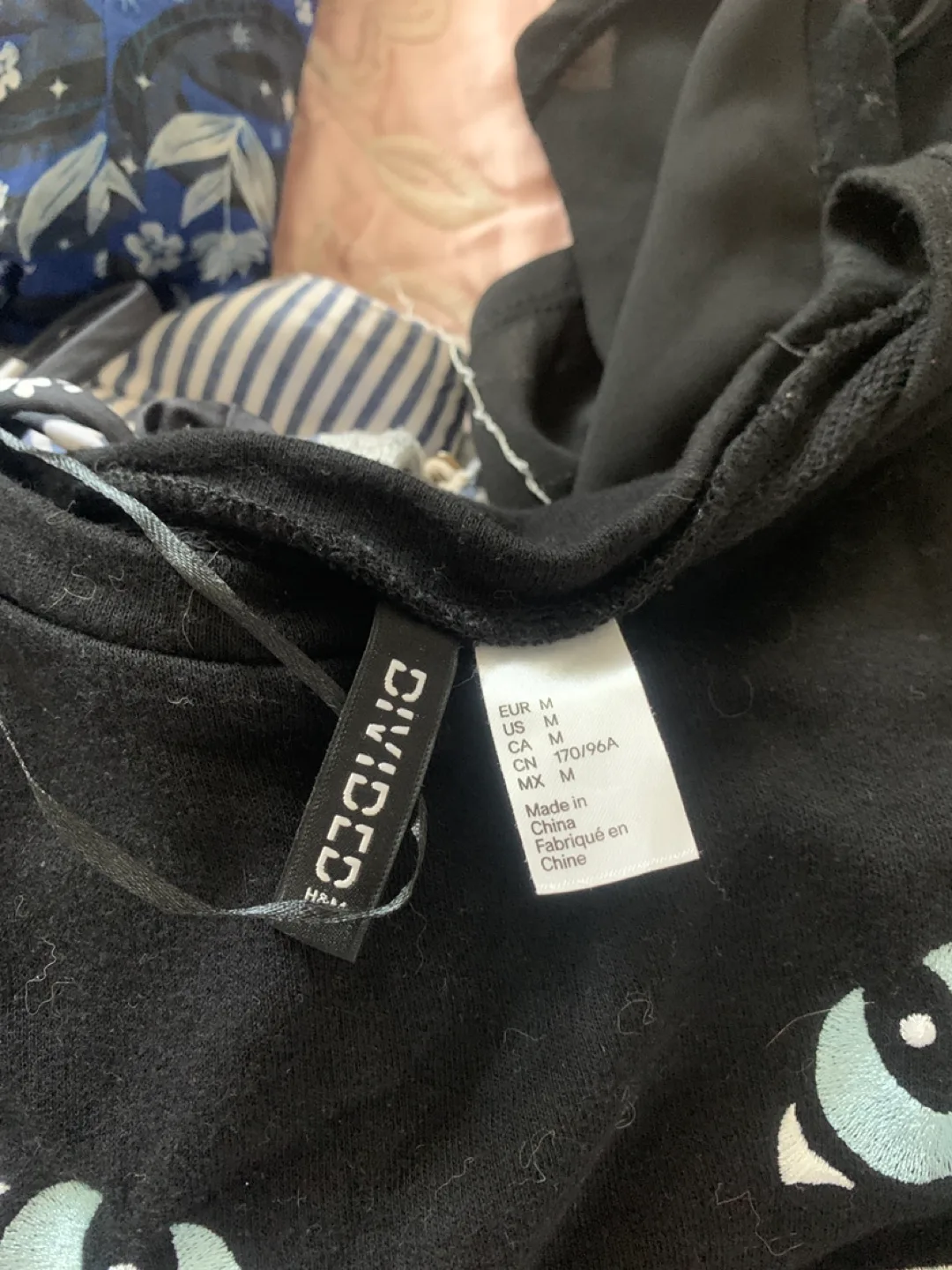 ‼️MOVING SALE‼️A bag of PRE-OWNED (almost new) woman clothing image indicator(7)