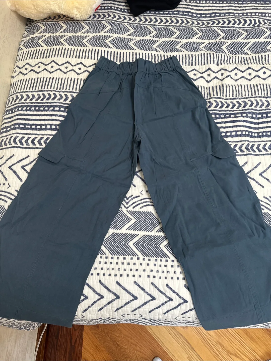 Lululemon Grey Wide Leg Cargo Pants - Size 2 thumbnail