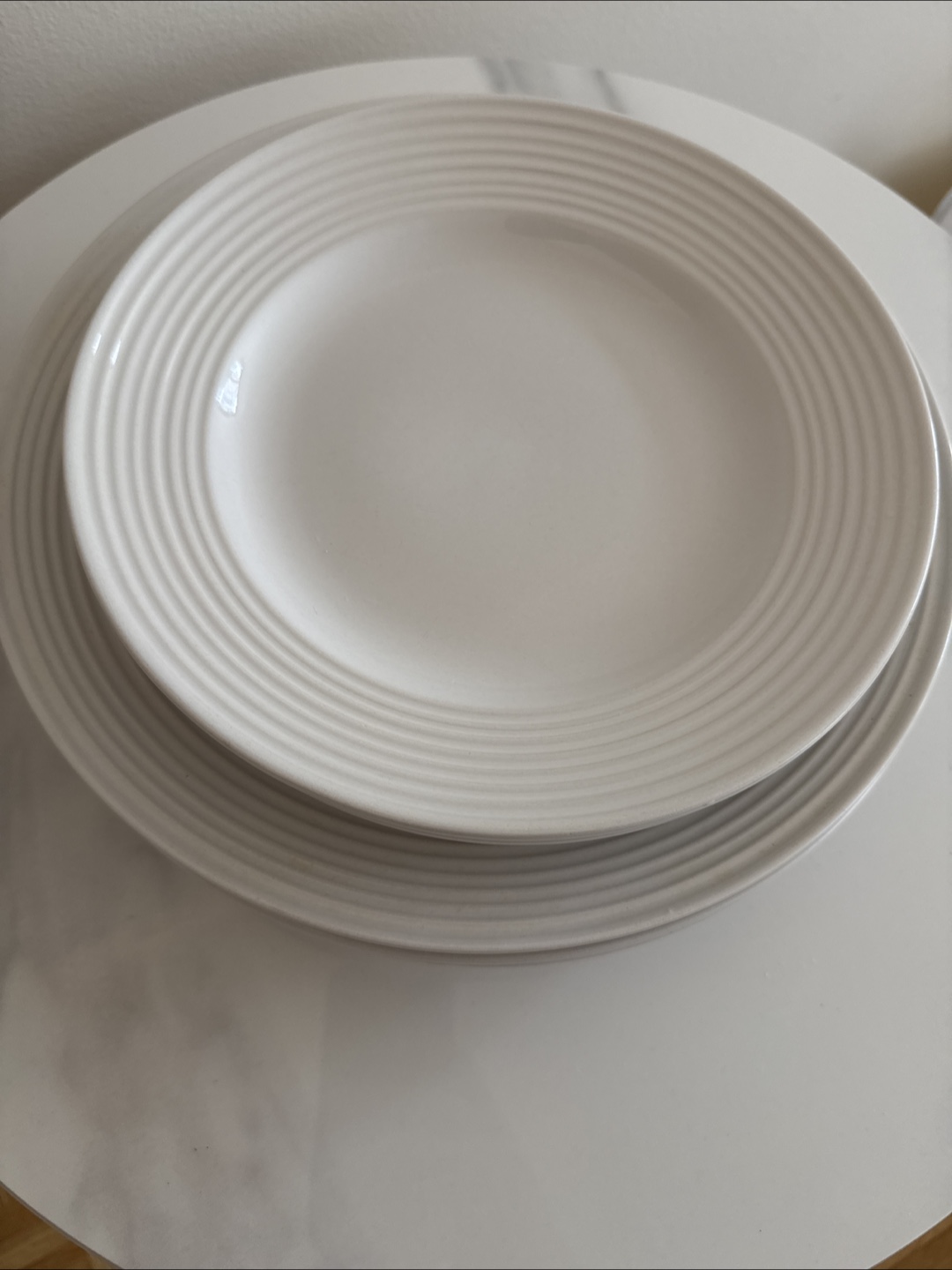 Set of 4 White Dinner Plates + 3 small dinner plates - photo 2