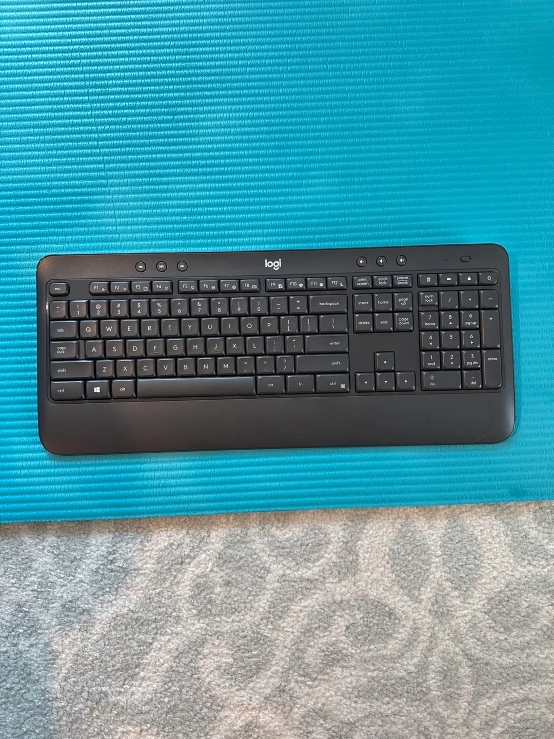 MOVING SALE: Logitech Wireless Keyboard - Black