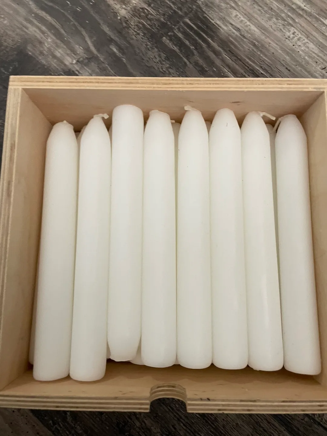 Single wick white candles thumbnail