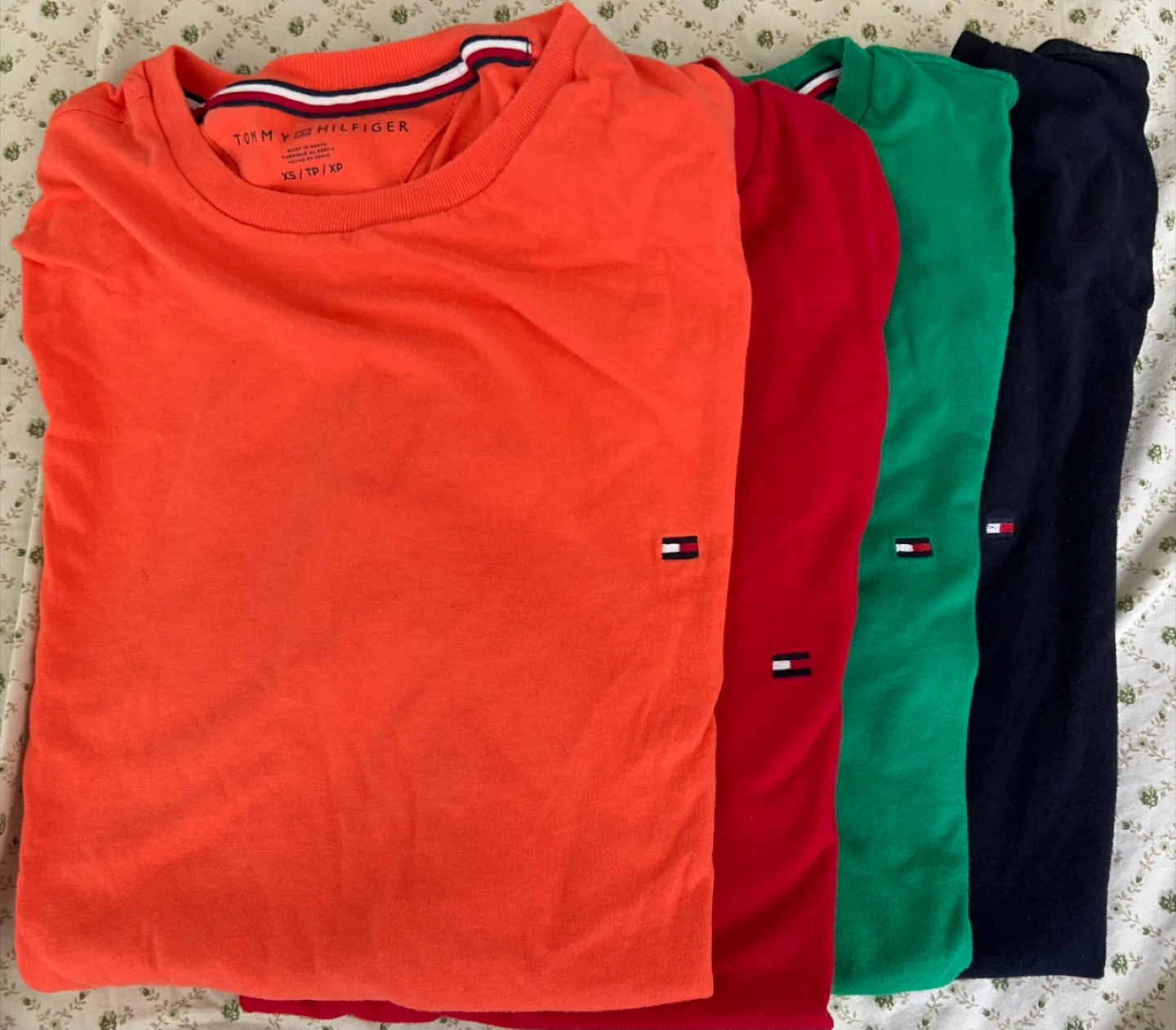 Tommy Hilfiger Men's T-Shirts - Size XS image indicator(2)