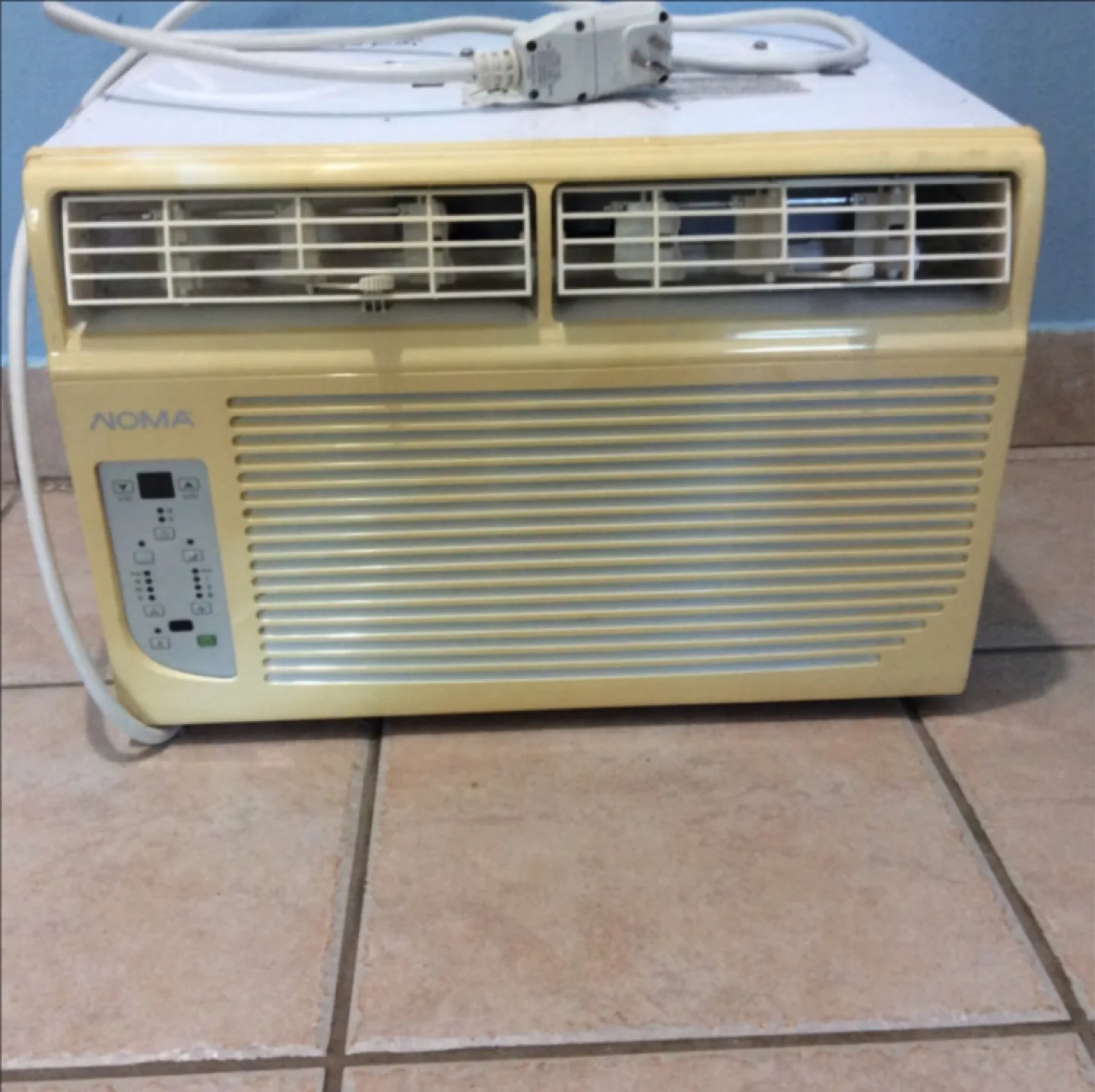 ** must sell today** NOMA Window Air Conditioner, 8000 BTU