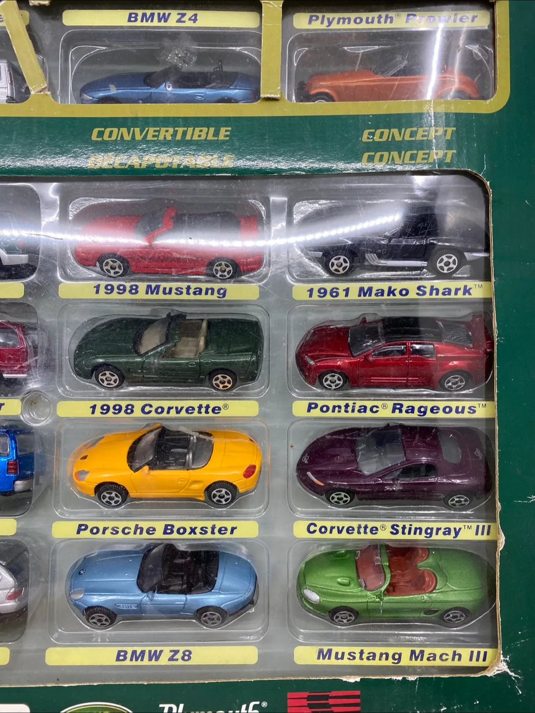 Motormax Car Dealership Collector Edition Car Set Green Box image indicator(2)