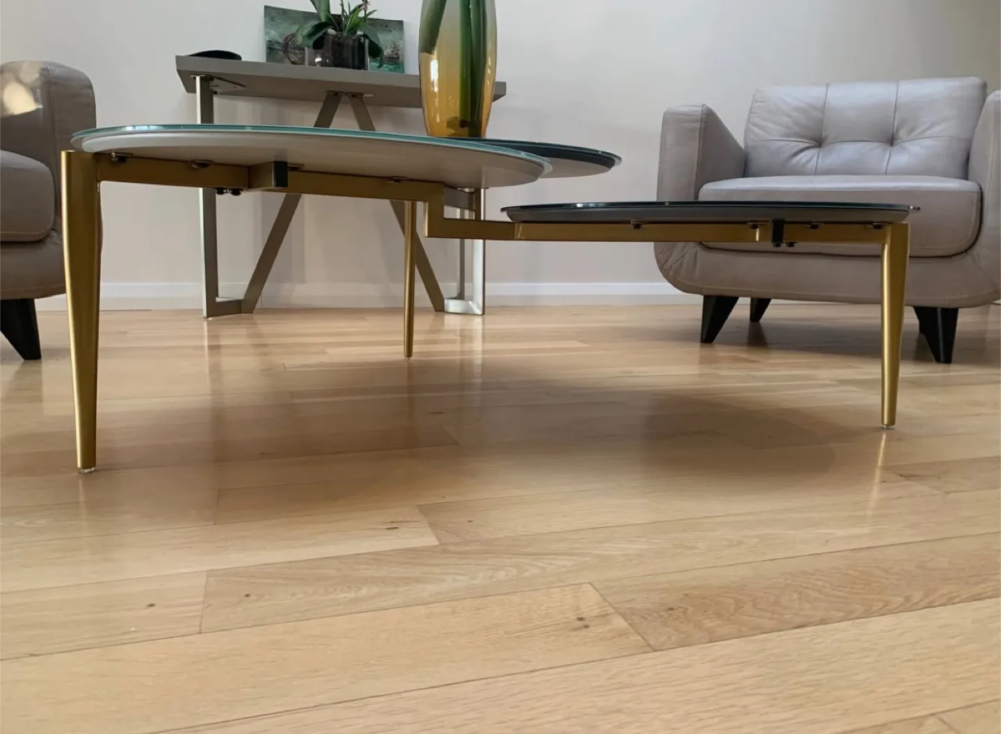 Modern 3-Tier Round Coffee Table image indicator(3)