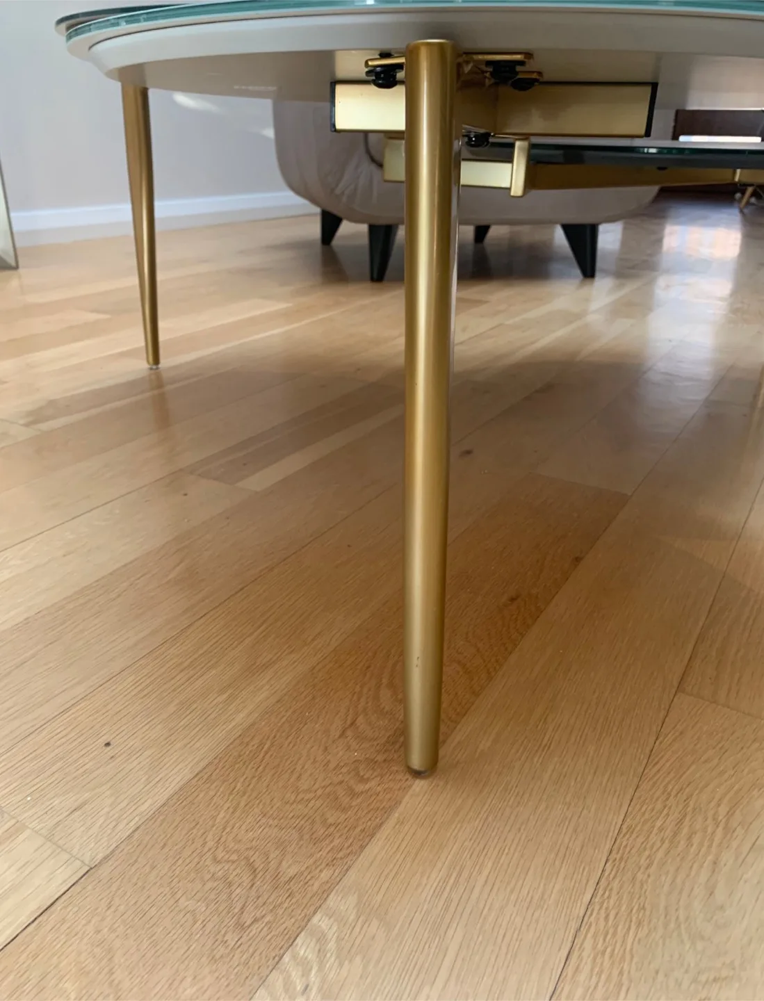 Modern 3-Tier Round Coffee Table image indicator(4)