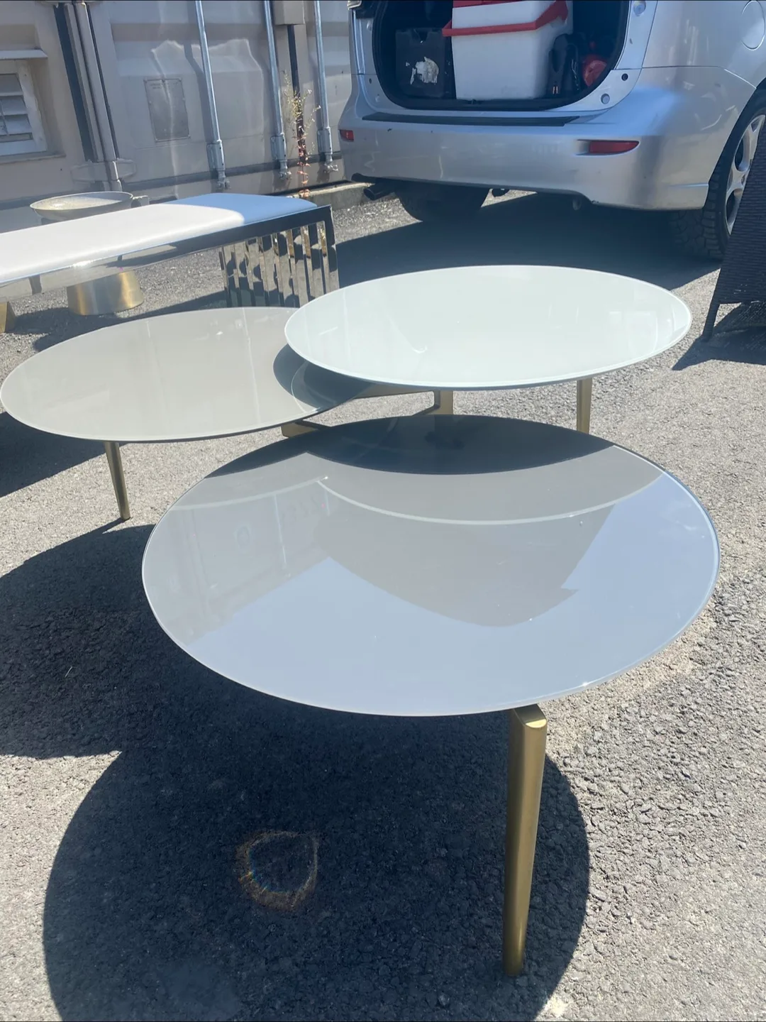 Modern 3-Tier Round Coffee Table image indicator(6)