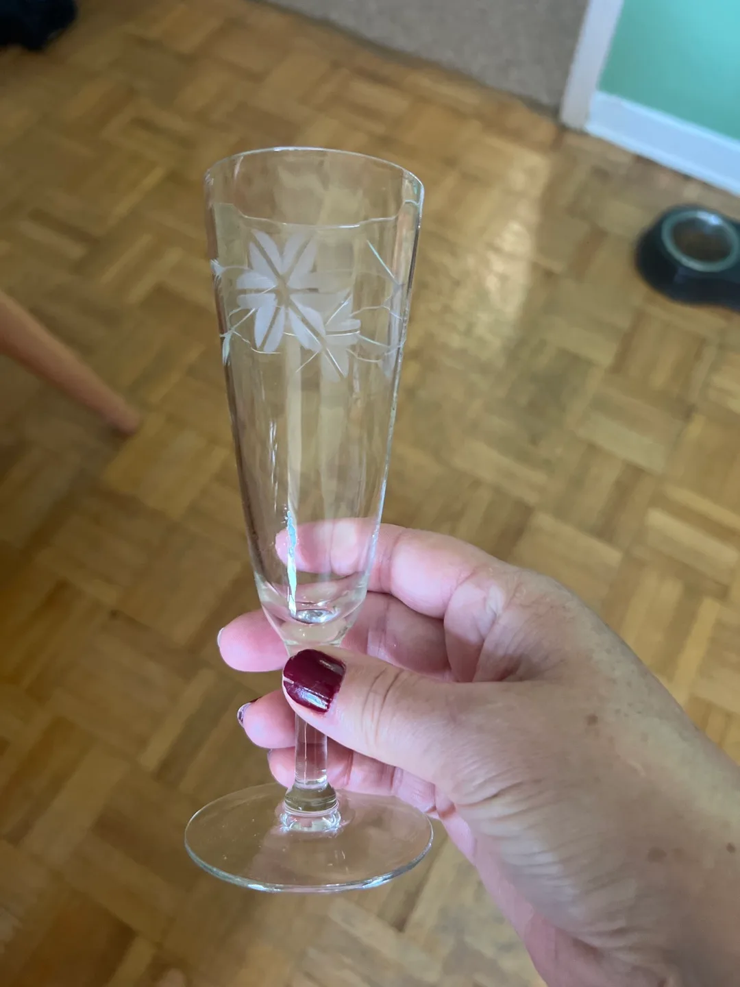 Champagne Flutes - Set of 4 image indicator(2)