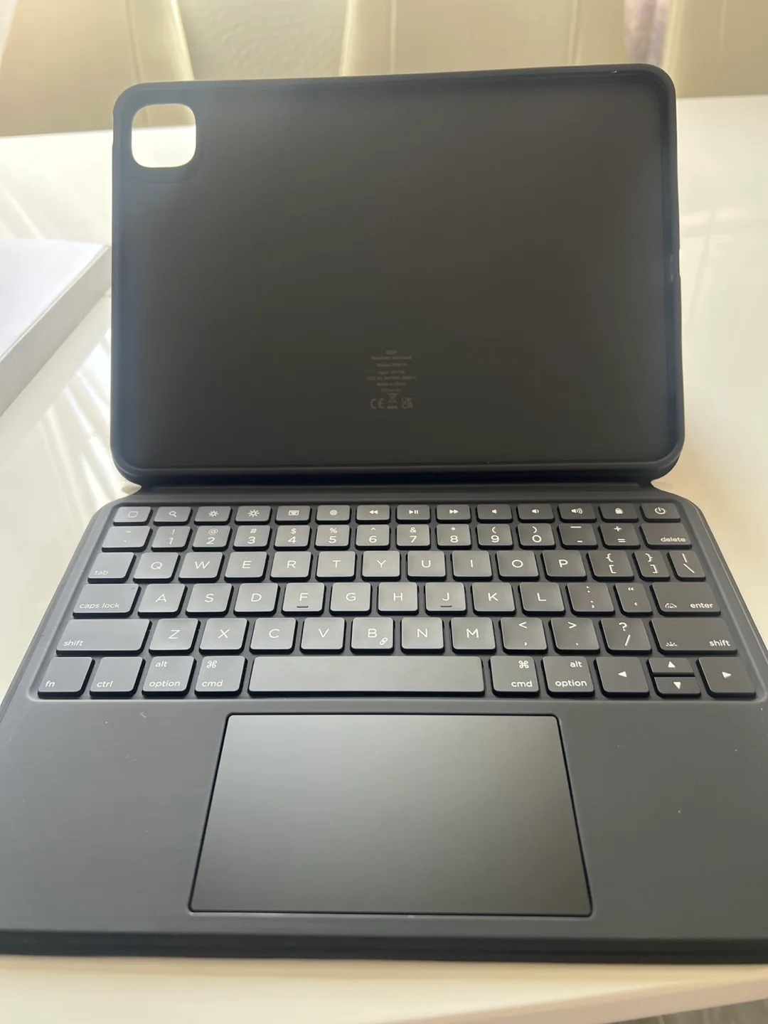 ESR Rebound Magnetic Keyboard Case for iPad thumbnail