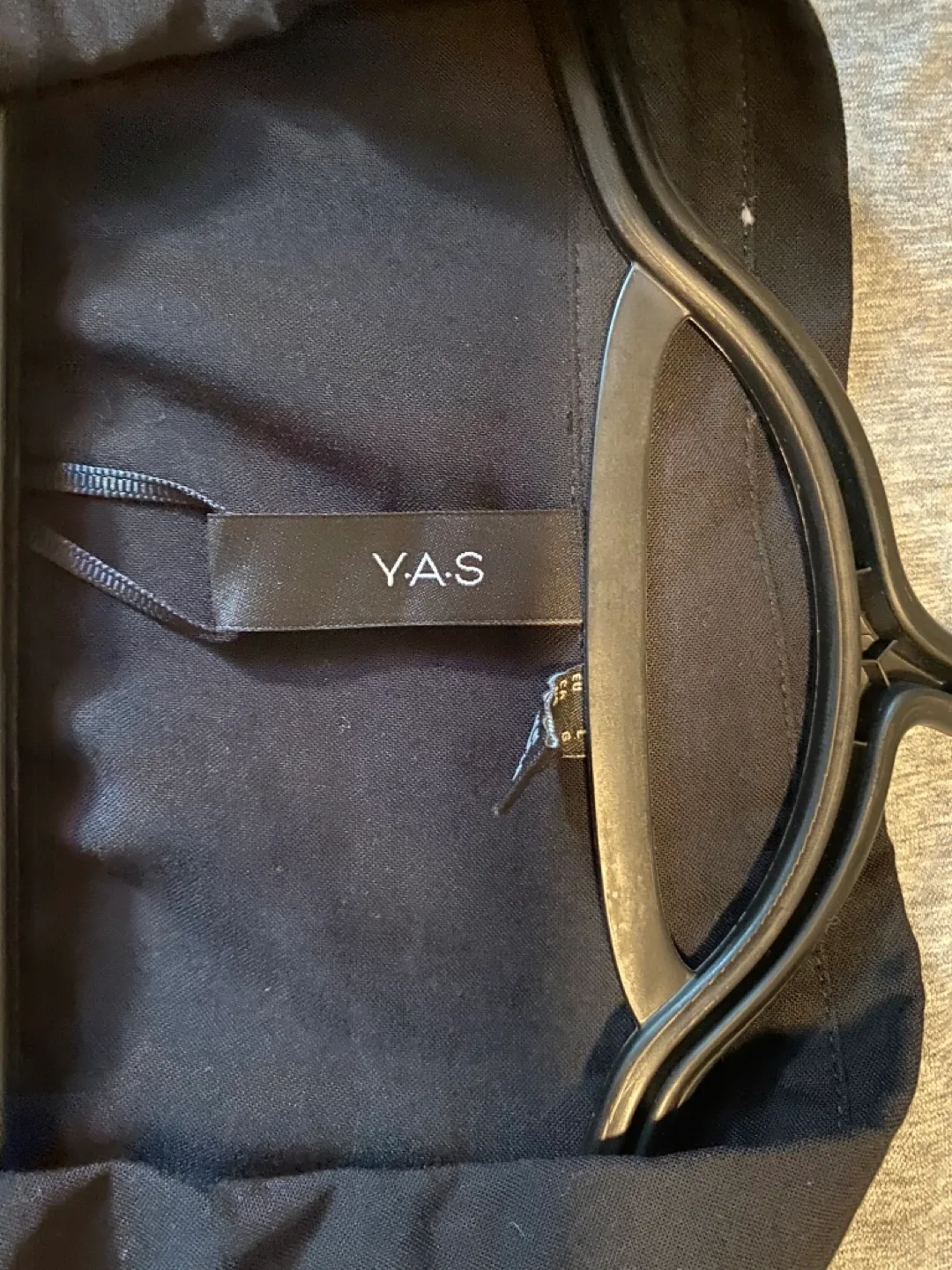 Y.A.S Yassavanna Black Long Shirt Dress - Size L image indicator(6)