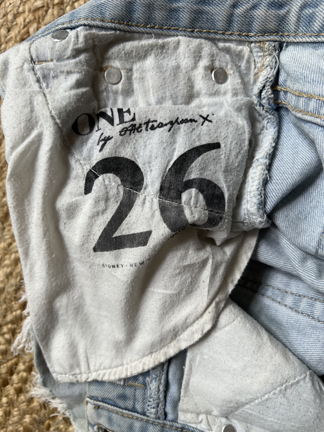 One Teaspoon Bandits Denim Shorts - Size 26 - photo 4