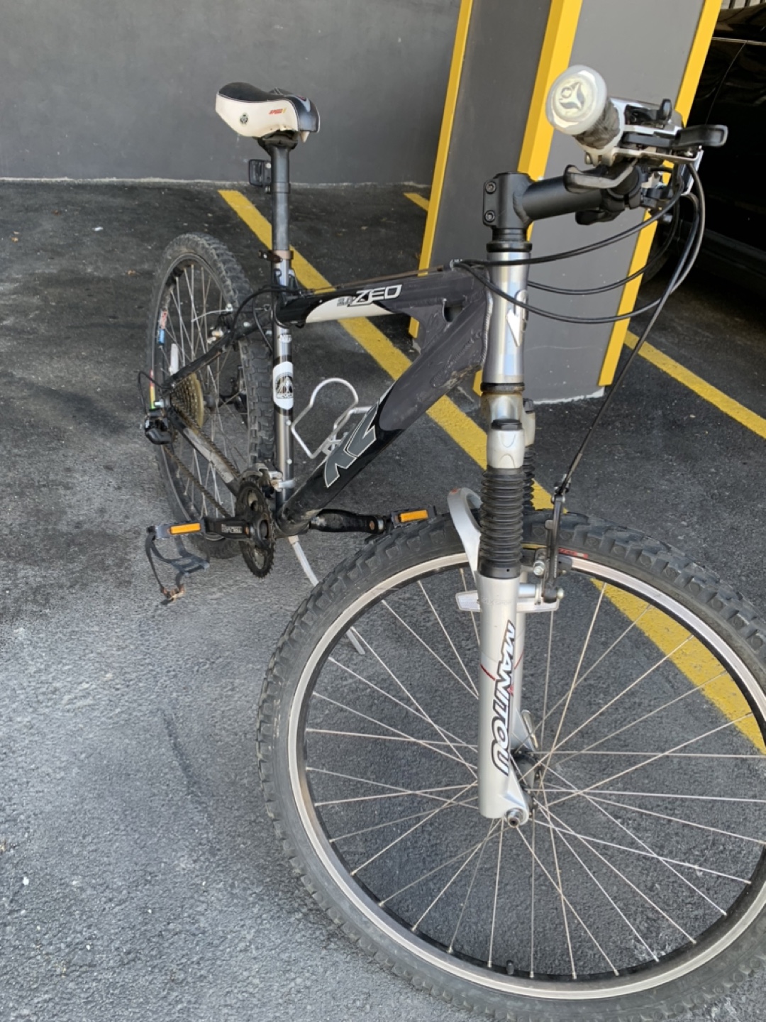 Schwinn Hybrid Bike - Great Condition! - photo 2
