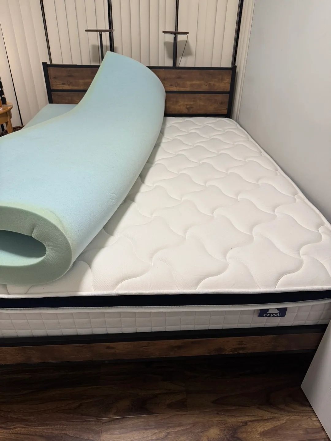 Queen size mattress thumbnail