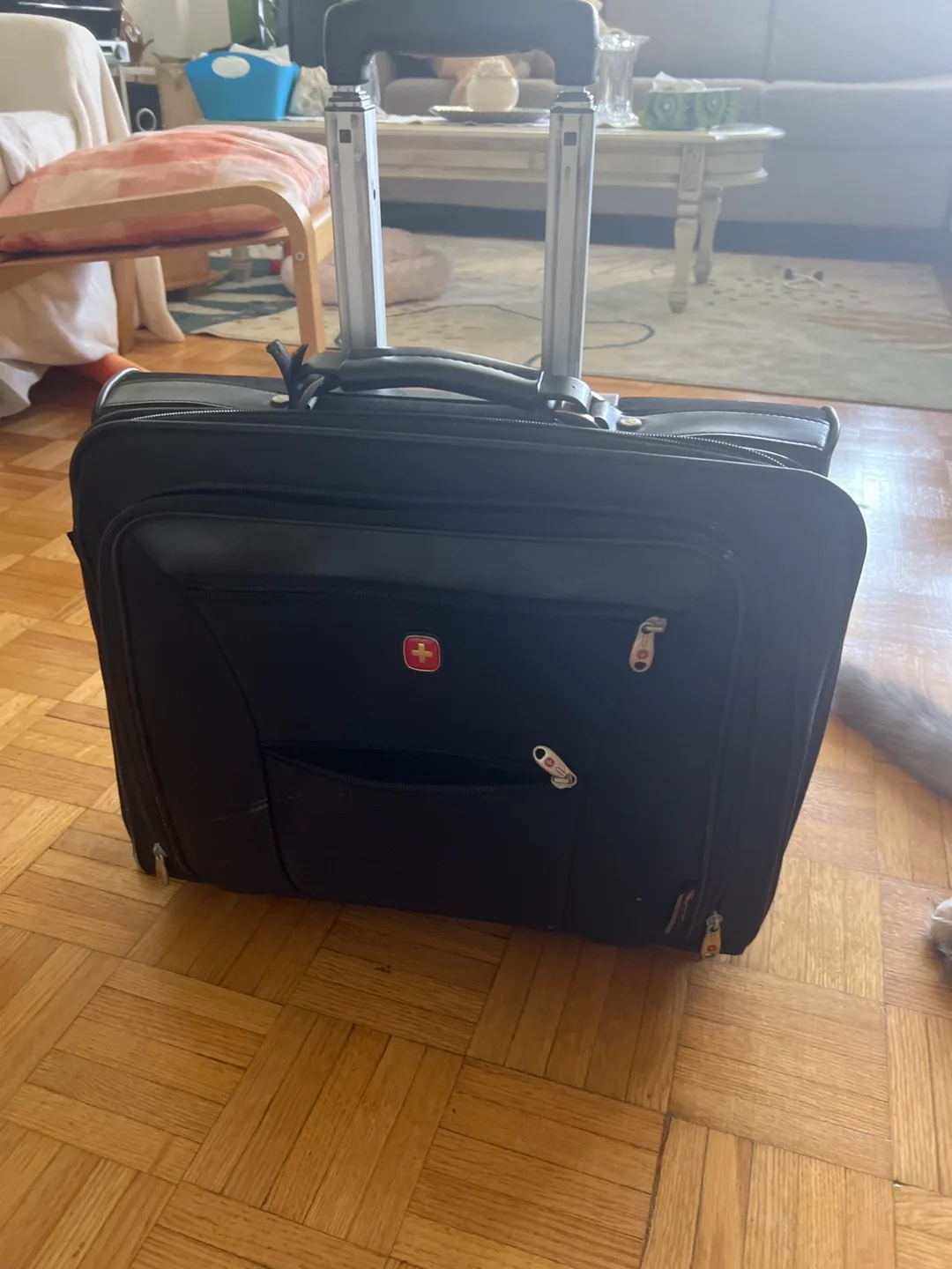 Swissgear Rolling Carry-on Suitcase thumbnail
