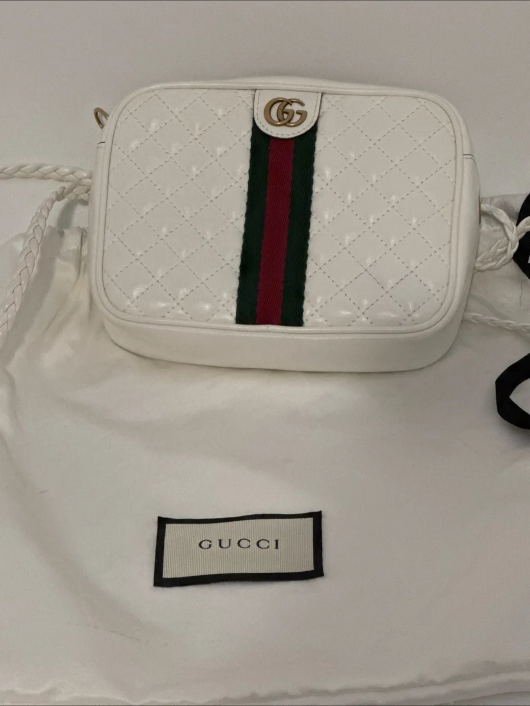 Gucci White Quilted Leather Crossbody Bag image indicator(2)